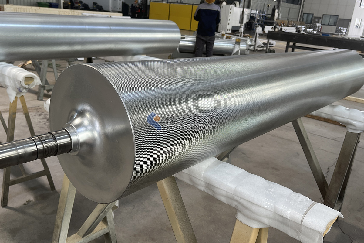 滾滾生輝，輥筒塑造夏日時尚