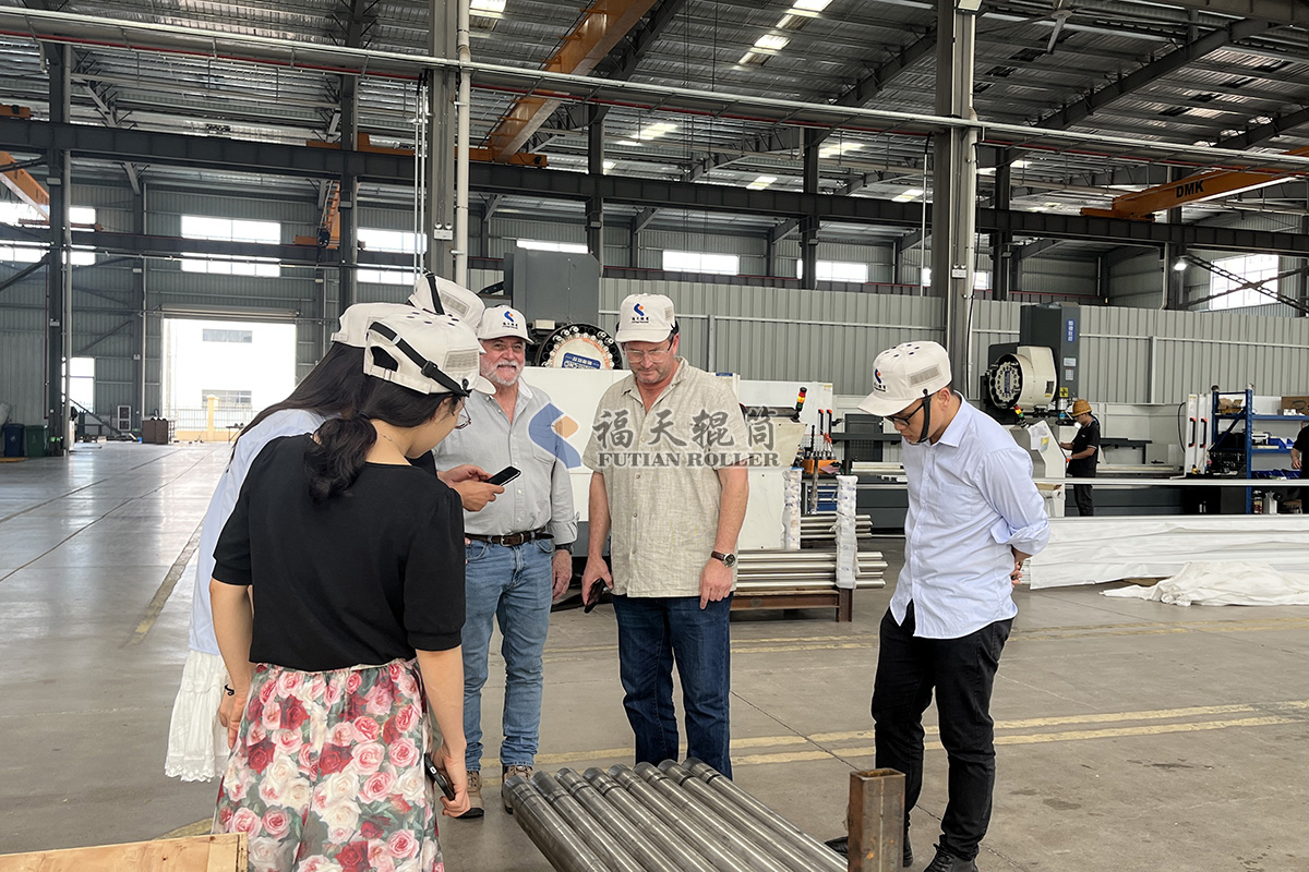 福天輥筒歡迎澳大利亞礦山機(jī)械設(shè)備客戶來訪