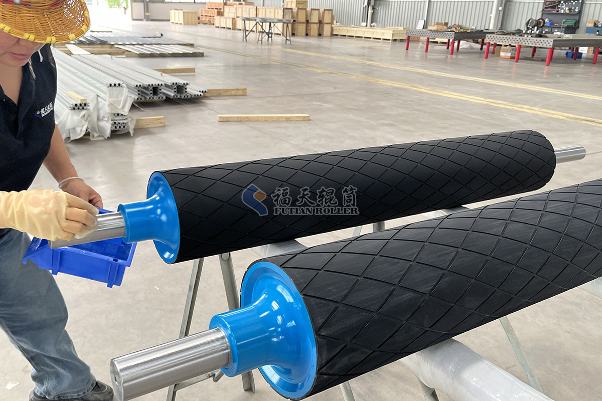 出口美國菱形刻槽膠輥清洗